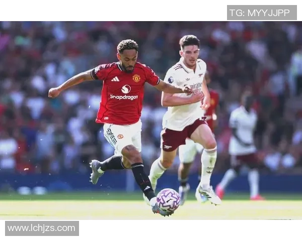 英超激战莱比锡狂胜曼联红牌争议引发全场热议与十大精彩进球回顾