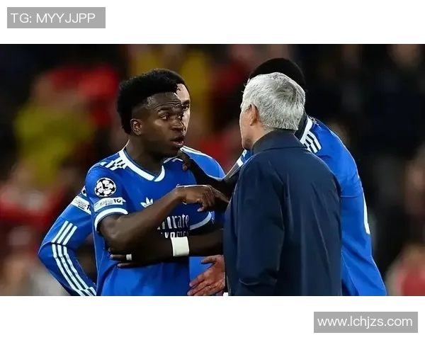 本菲卡逆袭皇马3-0大胜帽子戏法引发争议判罚全场沸腾