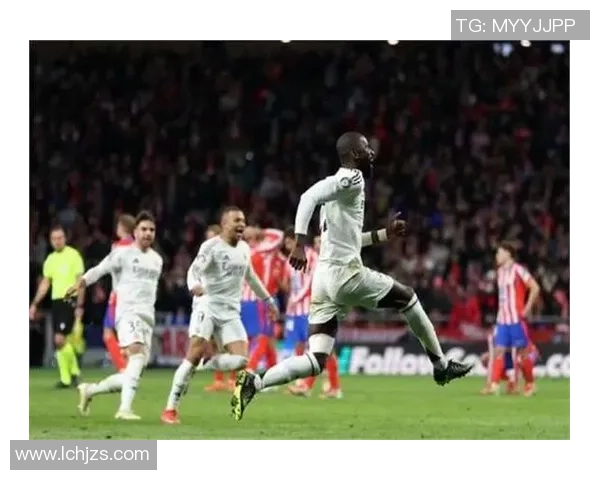 欧联杯激战利物浦与皇马平局乌龙球引发争议判罚全场沸腾